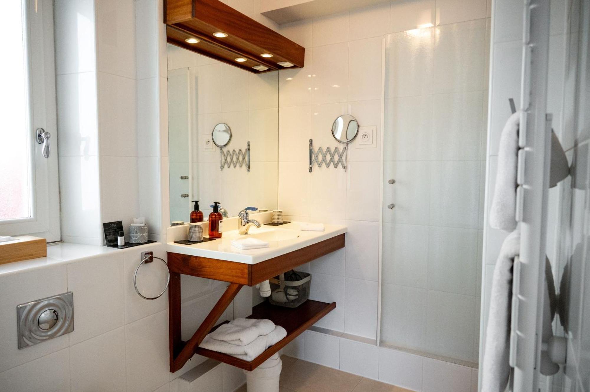Double Room Balcony Shower