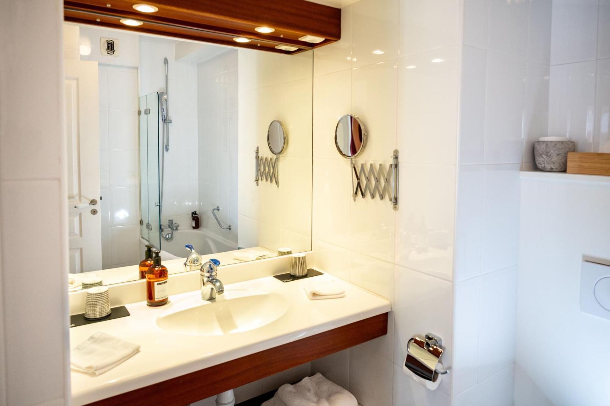 Double Room Bath